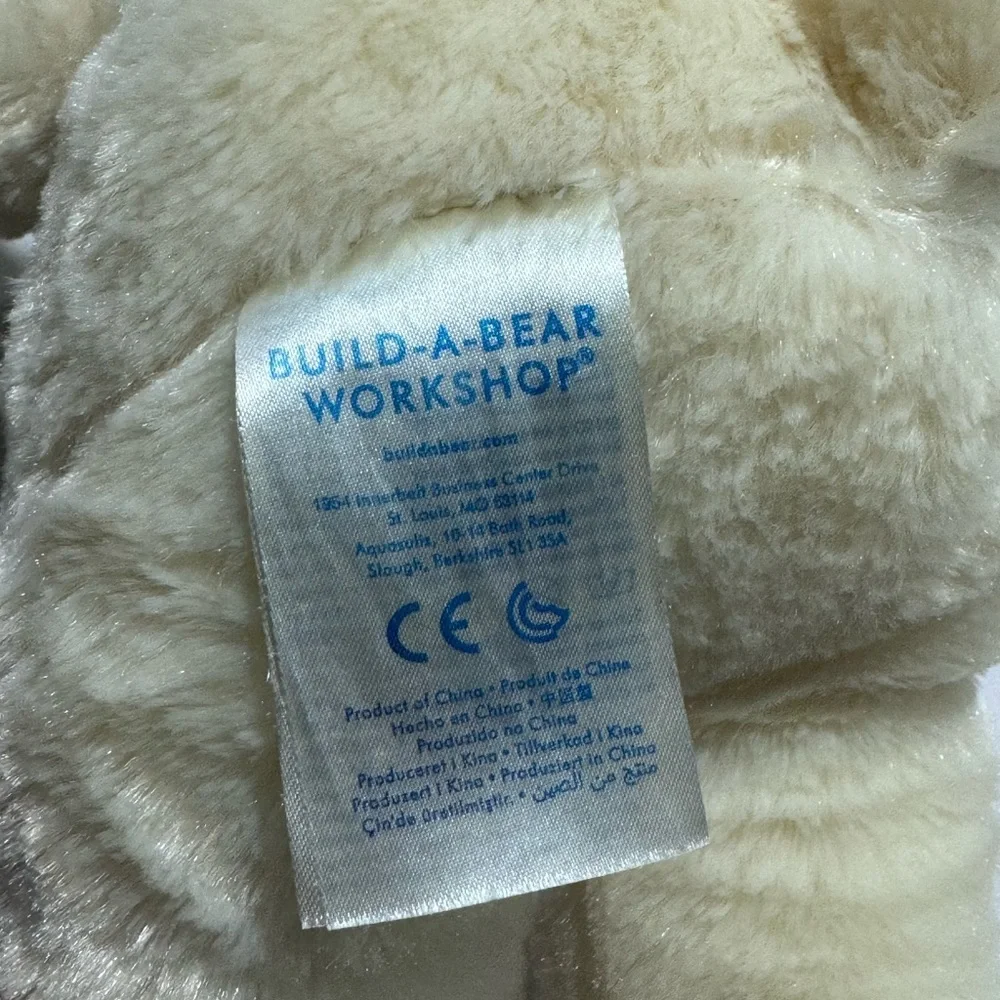 BUILD A BEAR WORKSHOP. BABW. WHITE BEAR WITH RED FEET. 2019.‎ GREAT CONDITION.